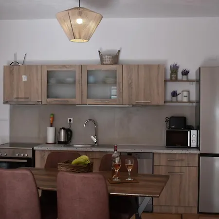 Pandora Apartment *